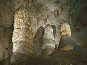 Photograph of stalactites and stalagmites in Carlsbad Cavern, New Mexico.