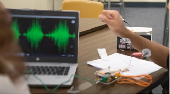 An image showing EMG signals on a computer using the BYB Spike recorder application.