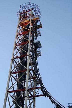 Photo shows the tall Freefall amusement park ride at Six Flags Over Georgia where riders are rapidly accelerated due to the forces of gravity. The ride has since been closed and removed.